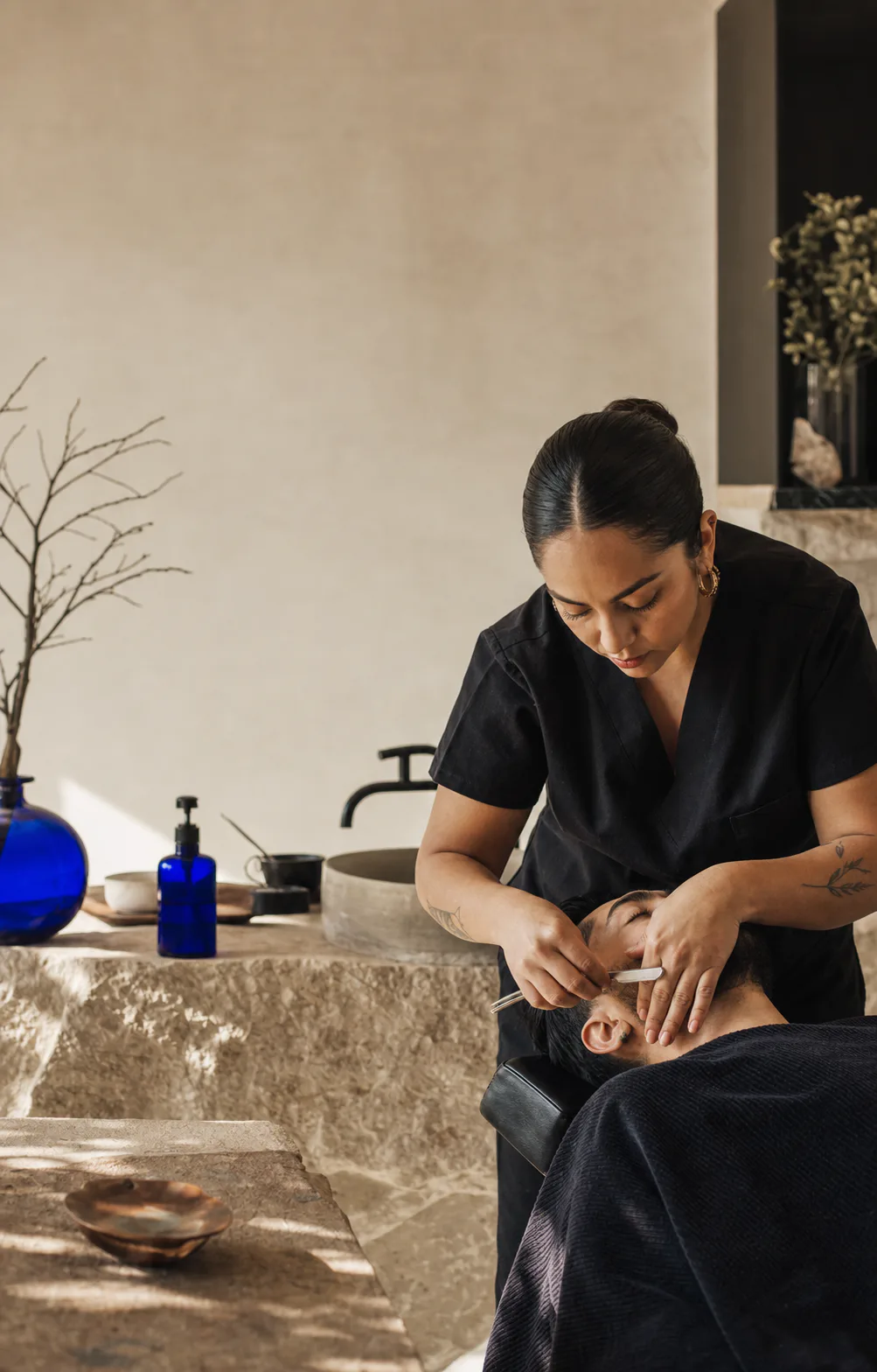 Belleza y bienestar: trabajo profesional de un negocio local